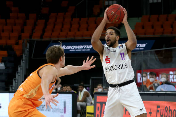 赛季表现和 赛季表现和