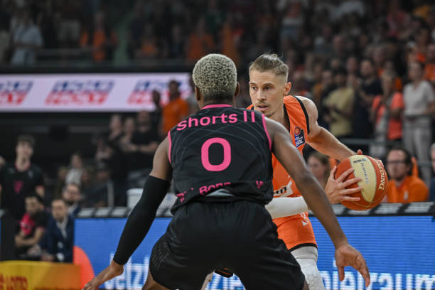 必须加强对 必须加强对